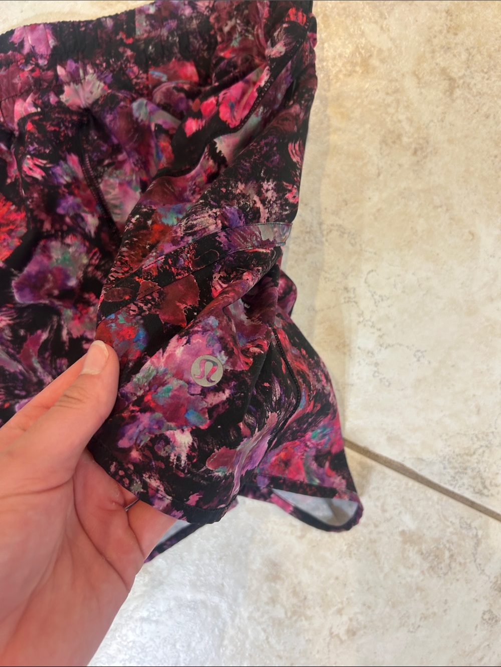 Lululemon Hotty Hot Shorts Size 8 3 Pack - Picture 2 of 7